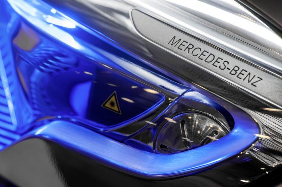  Mercedes-Benz GLA Concept 2013 года  (фото 8 из 42)